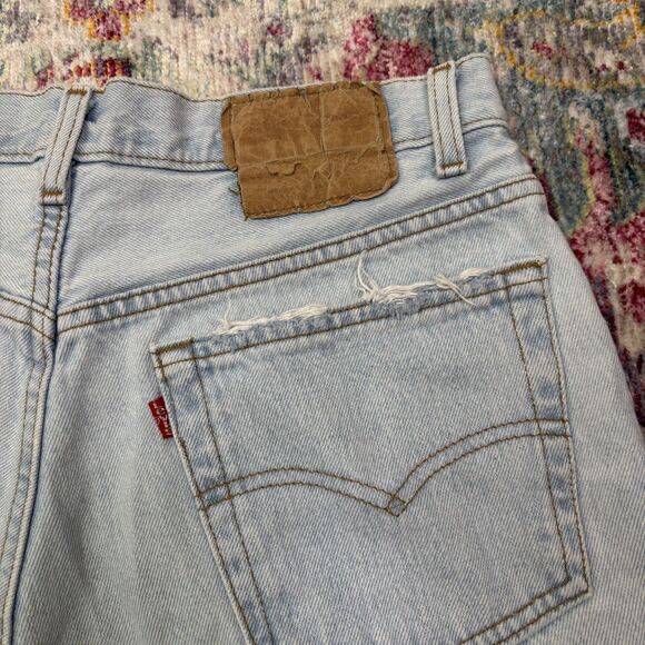 Levi's Vintage High Rise Cut Off Shorts - Picture 9 of 9